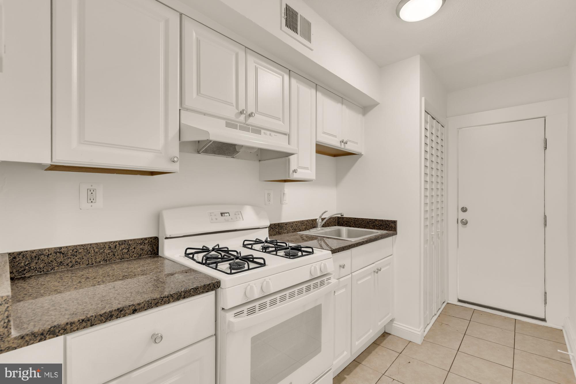 1105 16th Street Northeast Washington, DC 20002 - Photo 6 of 33