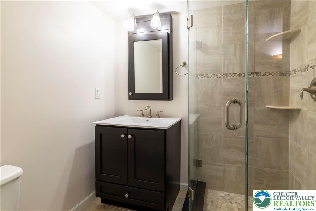 3919 Carter Road Bethlehem, PA 18020 - Photo 33 of 39 asement full bath