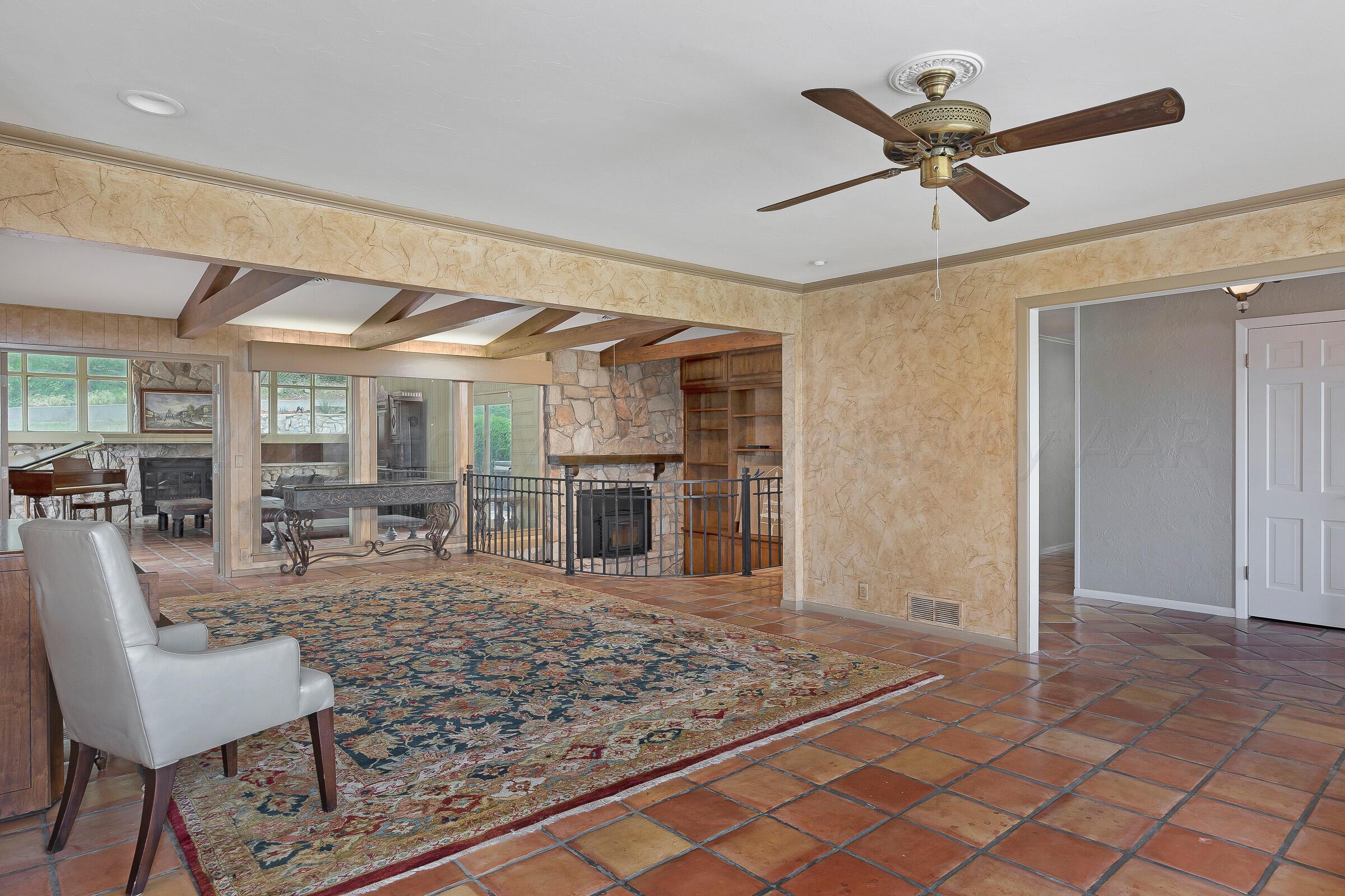 1061 Tascosa Road Amarillo, TX 79124 - Photo 17 of 52 008_Front Living Room 2