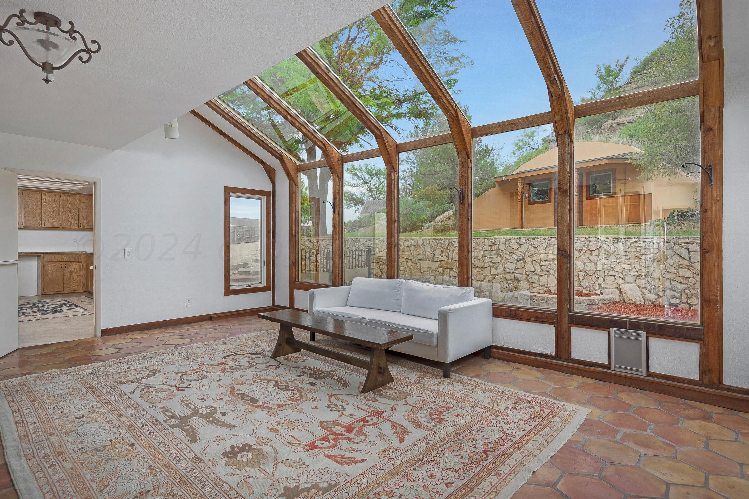027_Sun Room