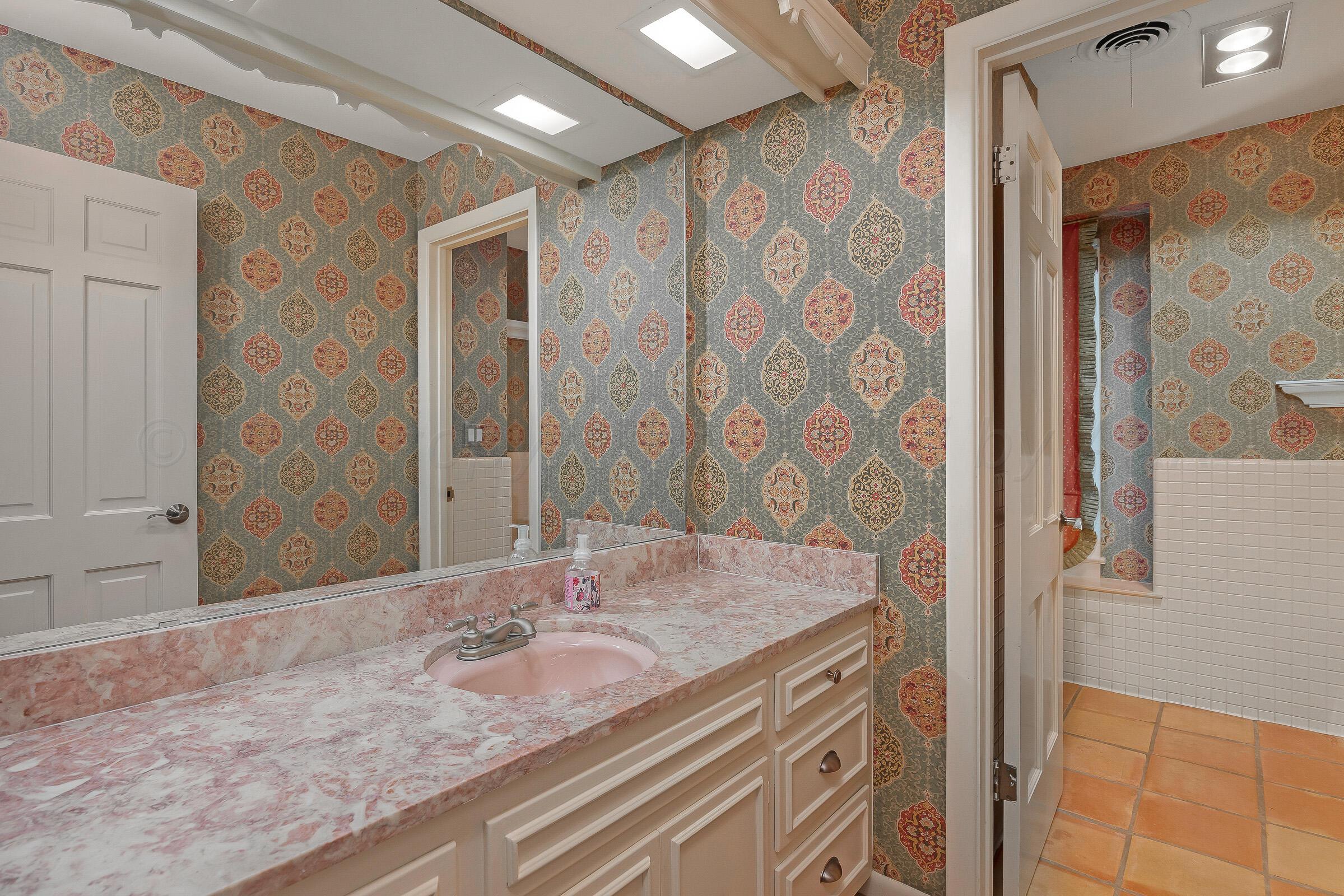 1061 Tascosa Road Amarillo, TX 79124 - Photo 41 of 52 035_Bathroom 4