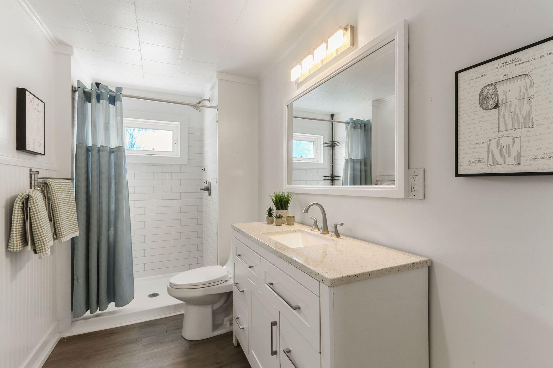 408 East Geneva Street Delavan, WI 53115 - Photo 21 of 29 Full Bath