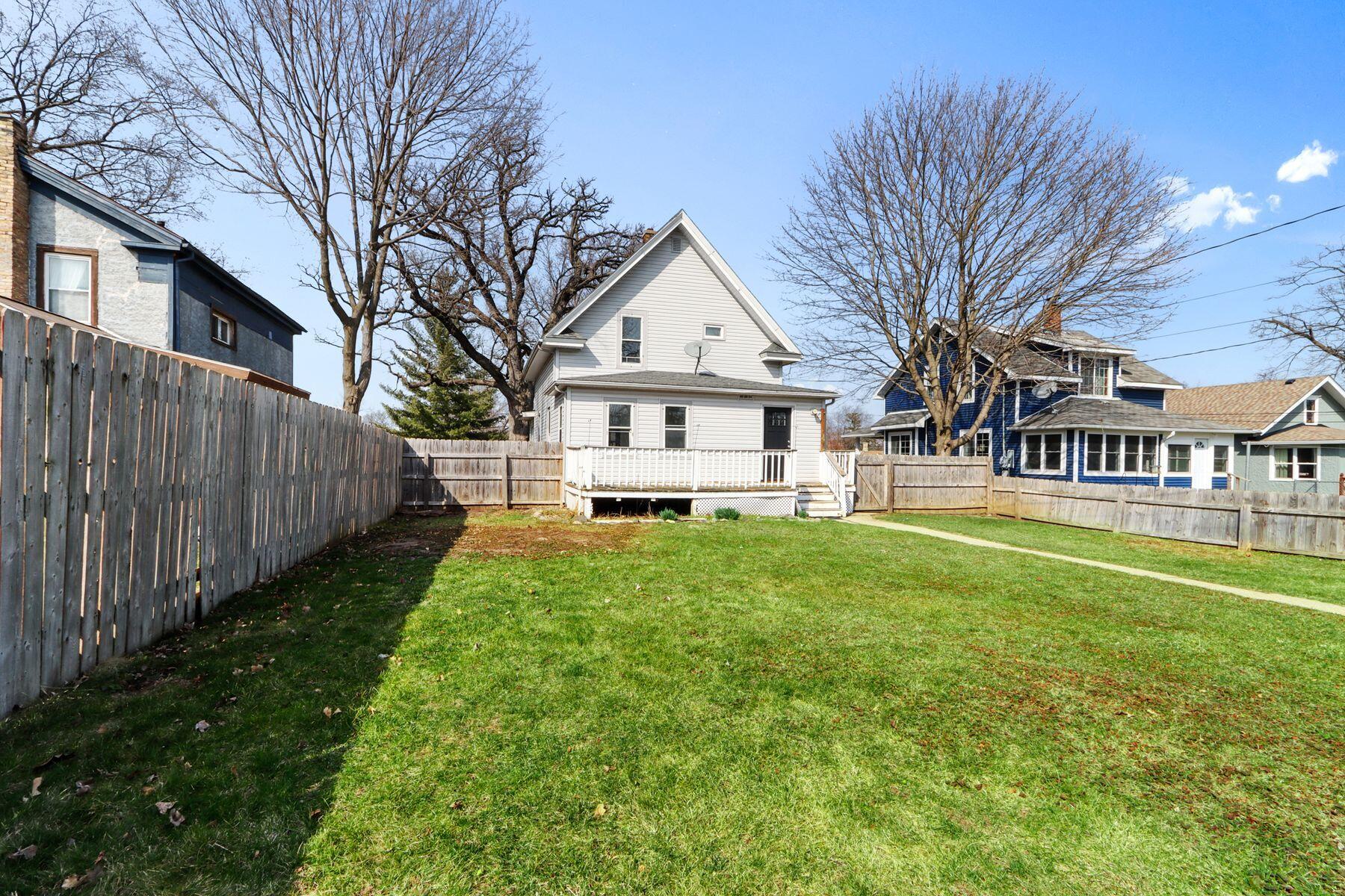 408 East Geneva Street Delavan, WI 53115 - Photo 27 of 29 Nice Fenced Yard