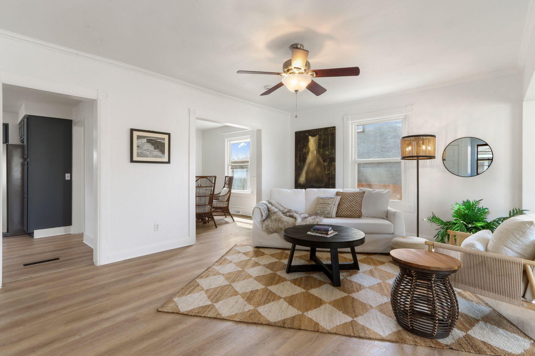 408 East Geneva Street Delavan, WI 53115 - Photo 5 of 29 Living Room