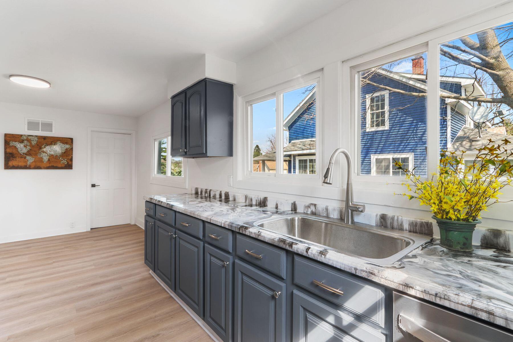 408 East Geneva Street Delavan, WI 53115 - Photo 9 of 29 Kitchen