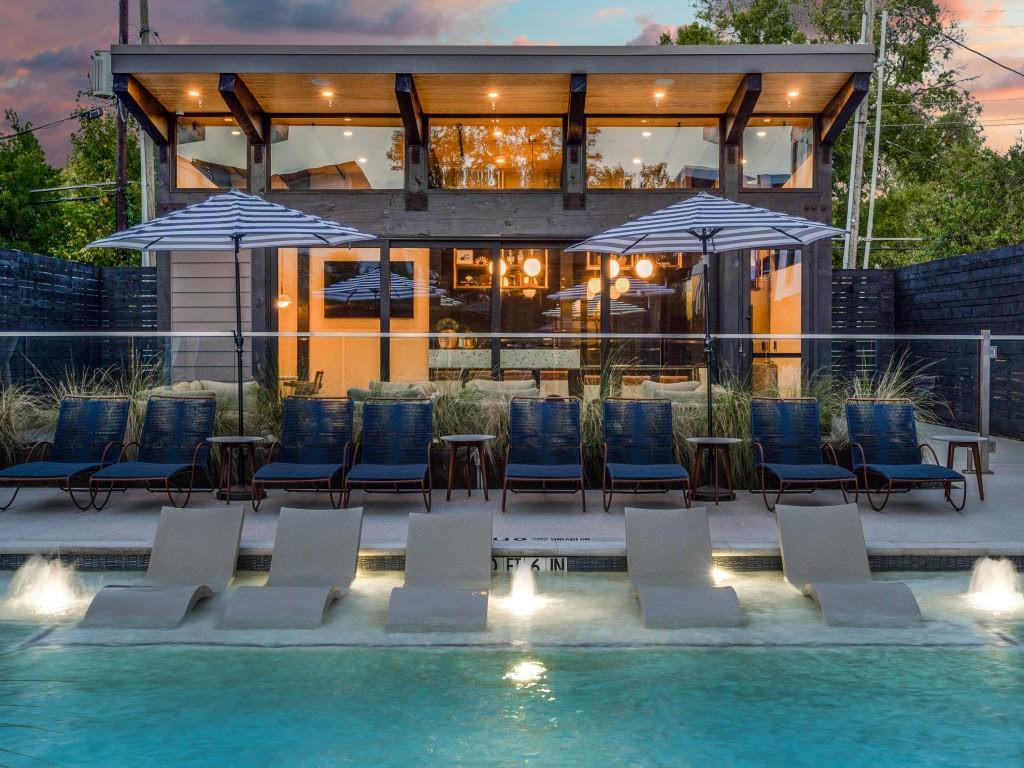 5609 Live Oak Street, Unit 102 Dallas, TX 75206 - Photo 11 of 14 off site resident amenity space located at 2206 Moser Ave