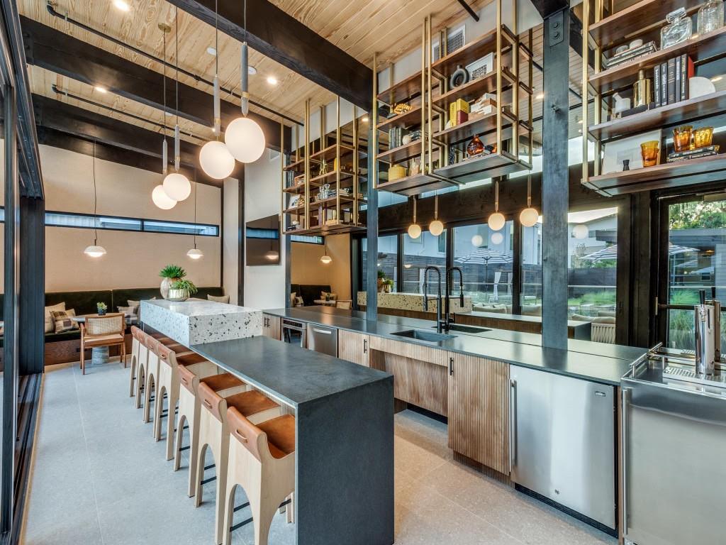 5609 Live Oak Street, Unit 102 Dallas, TX 75206 - Photo 13 of 14 off site resident amenity space located at 2206 Moser Ave