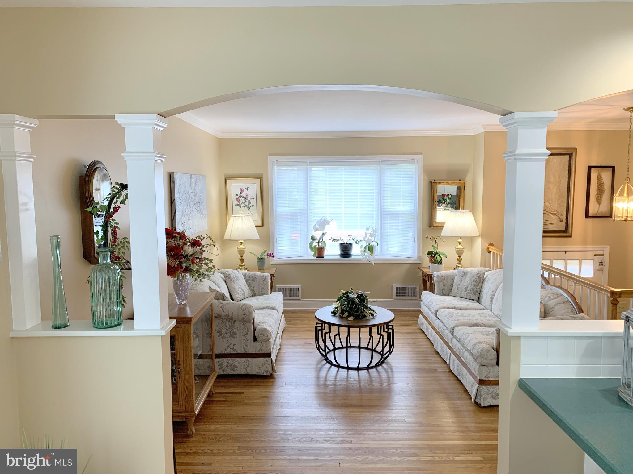 217 Rolling Road Gaithersburg, MD 20877 - Photo 15 of 38 Custom architectural detail