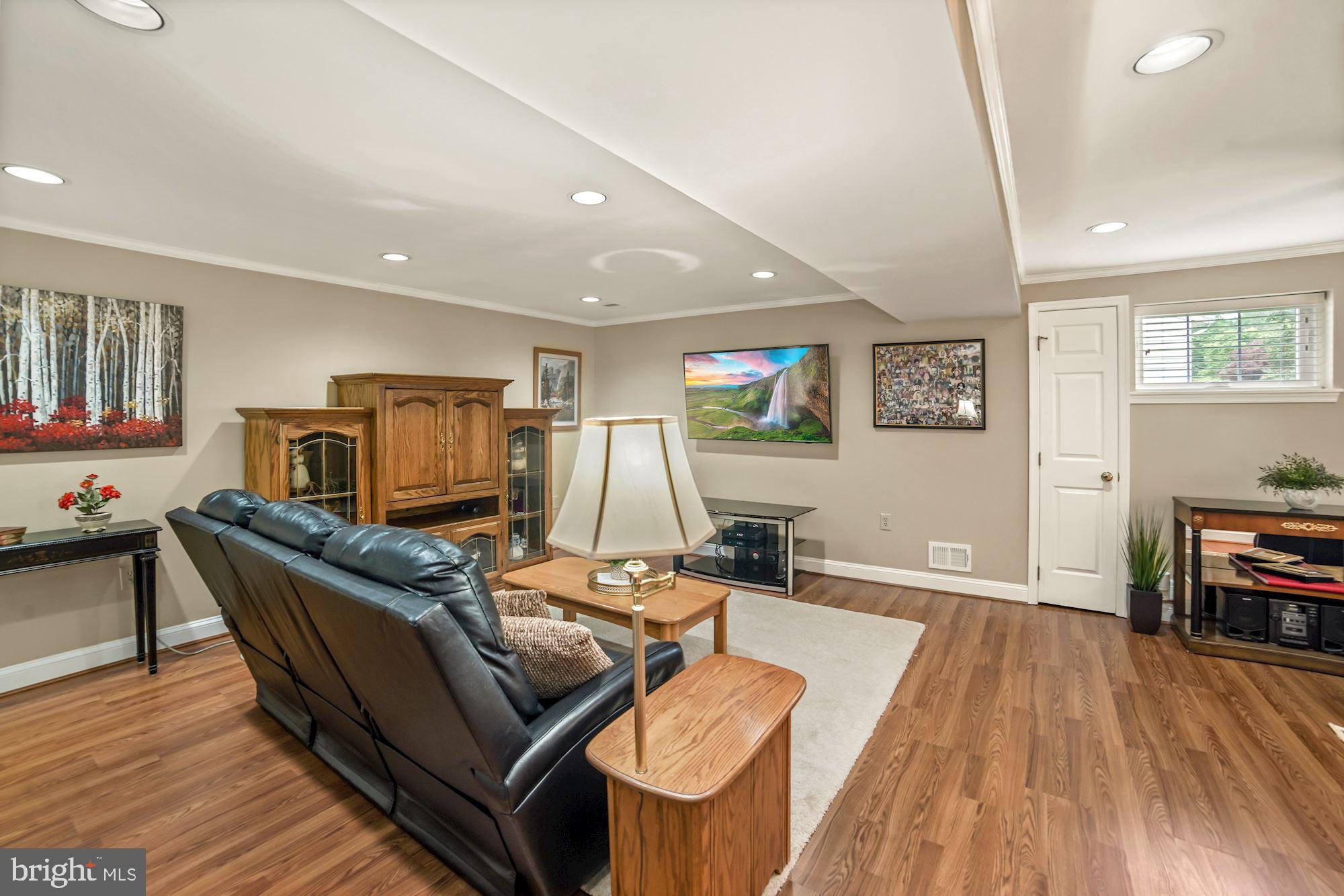 217 Rolling Road Gaithersburg, MD 20877 - Photo 25 of 38 Family Room with recessed lighting