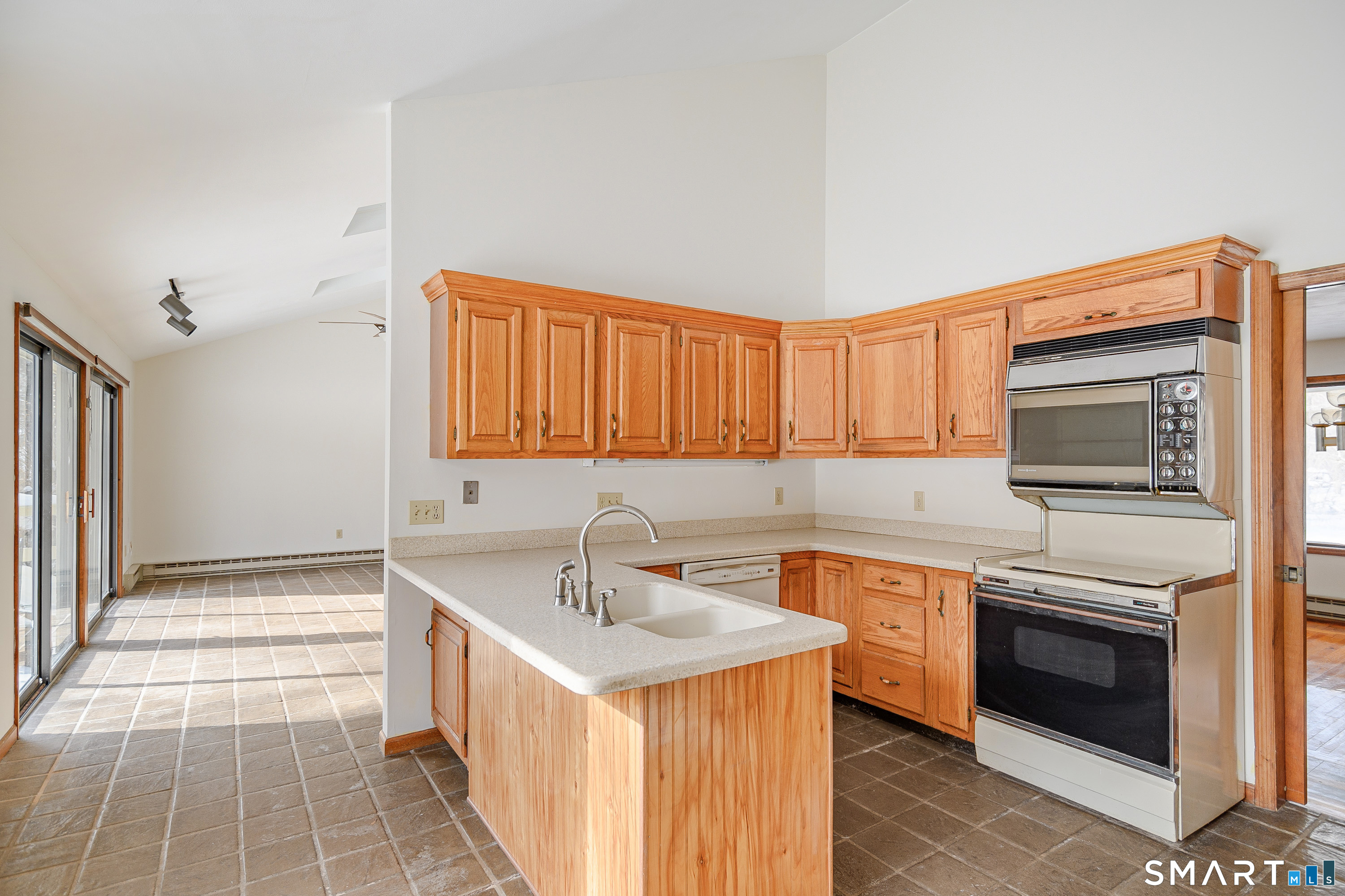 72 Old Hawleyville Road Bethel, CT 06801 - Photo 12 of 40