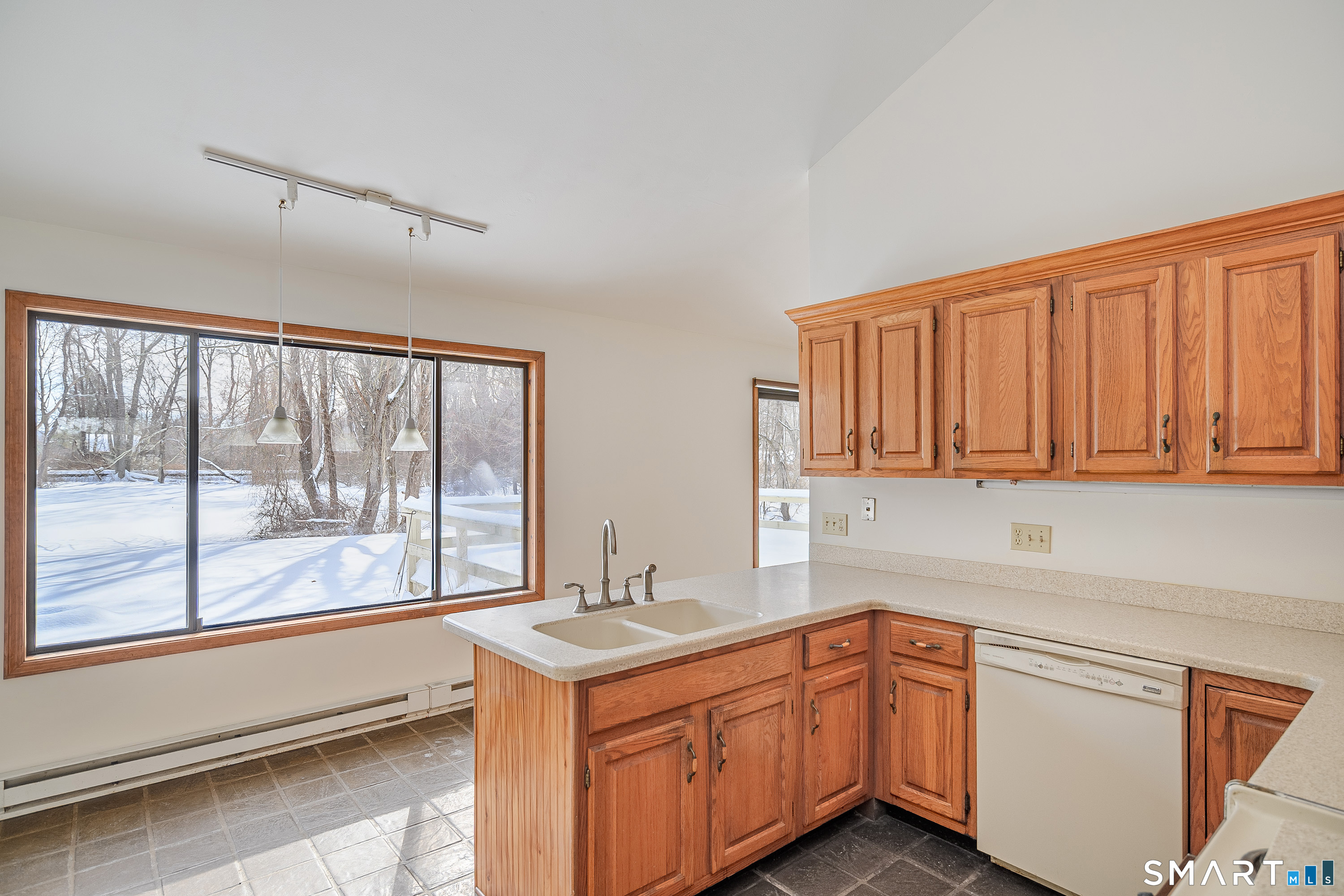 72 Old Hawleyville Road Bethel, CT 06801 - Photo 13 of 40