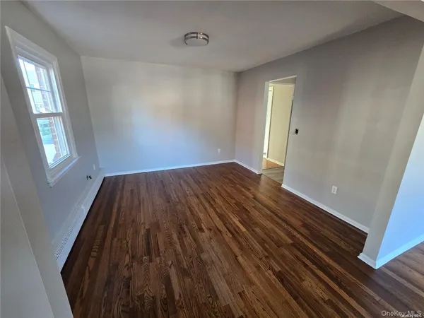 $2,900 | 70 East Valley Stream Boulevard, Unit 2, Valley Stream, NY 11580