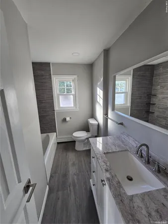 $2,900 | 70 East Valley Stream Boulevard, Unit 2, Valley Stream, NY 11580