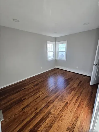 $2,900 | 70 East Valley Stream Boulevard, Unit 2, Valley Stream, NY 11580