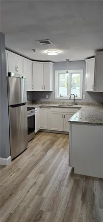 $2,050 | 728 Beverage Hill Avenue, Unit 35, Pawtucket, RI 02861