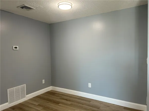 $2,050 | 728 Beverage Hill Avenue, Unit 35, Pawtucket, RI 02861