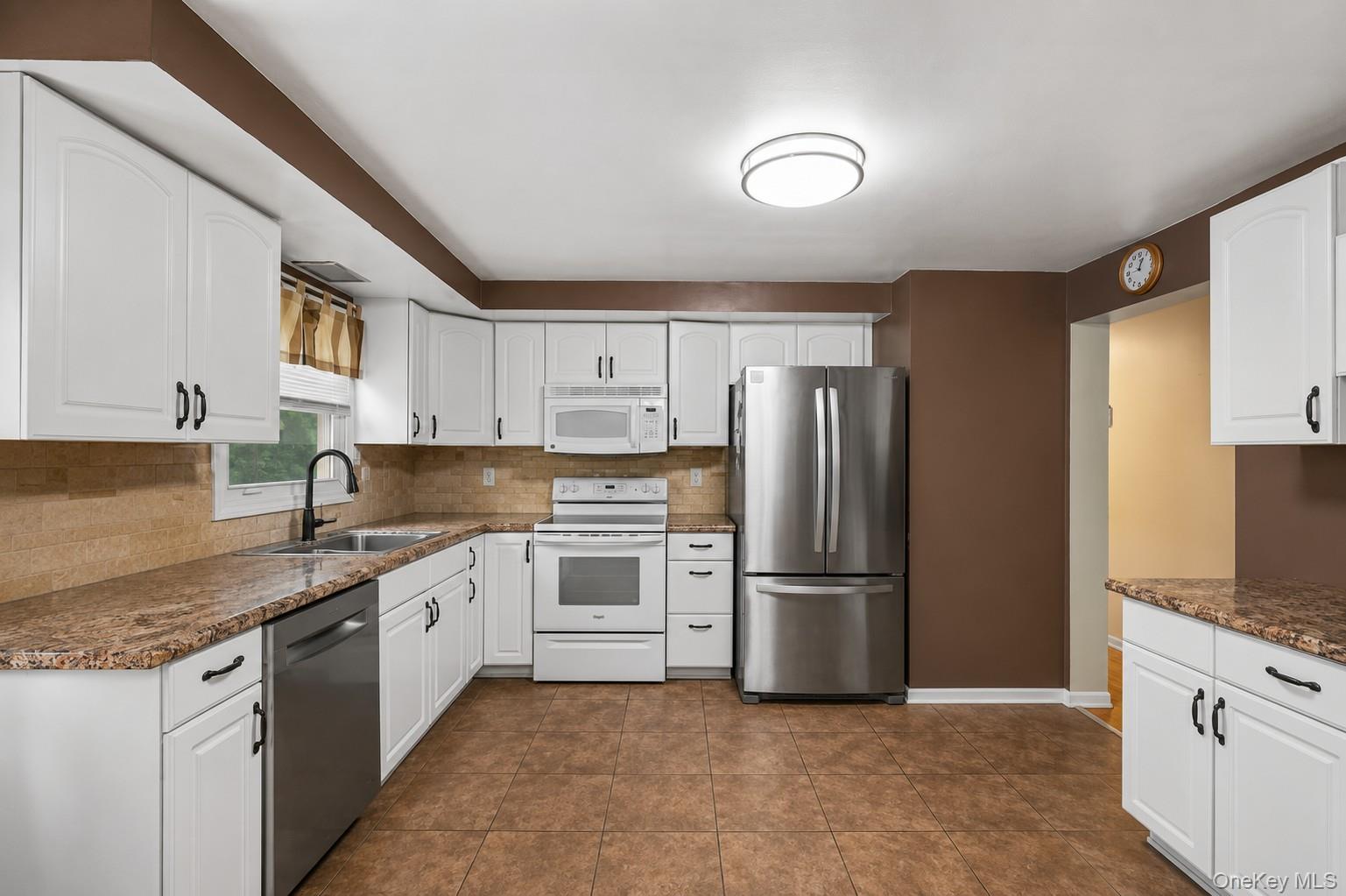 11 Brayton Road Carmel, NY 10512 - Photo 6 of 21 Kitchen