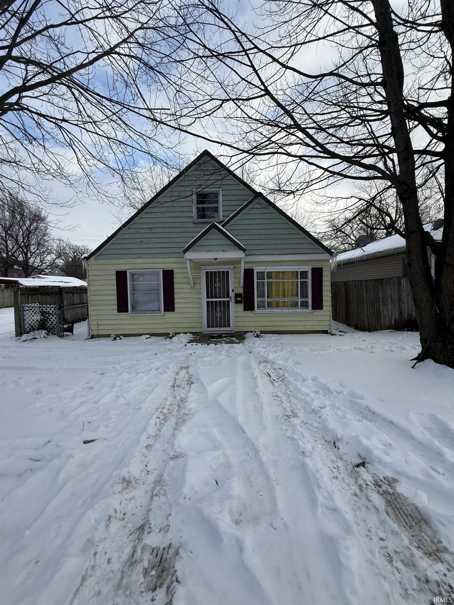 810 McKinnie Avenue Fort Wayne, IN 46806 - Photo 3 of 17