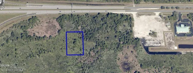 a picture of a red top