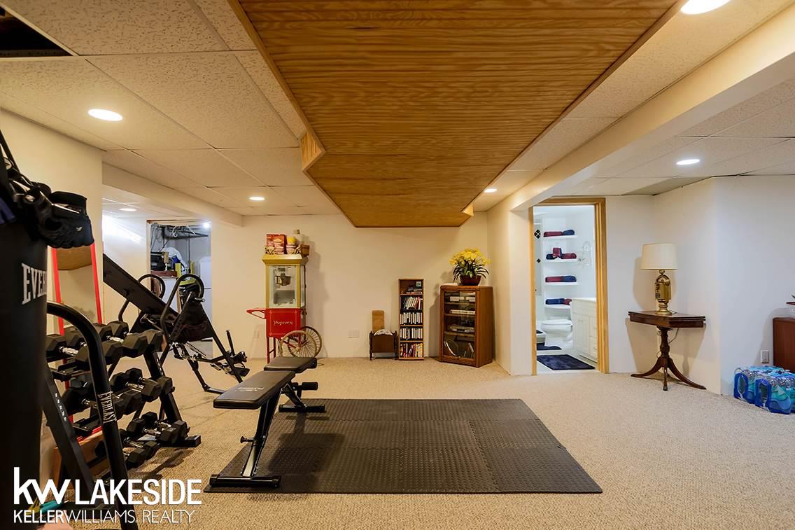 52358 Ten Point Drive Macomb, MI 48042 - Photo 38 of 52 50033593-37.JPG