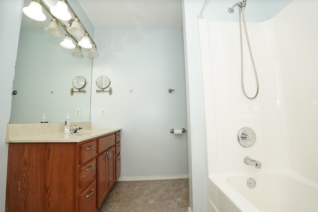 1124 Rader Run Bloomington, IL 61704 - Photo 22 of 48 Gallery Image 22