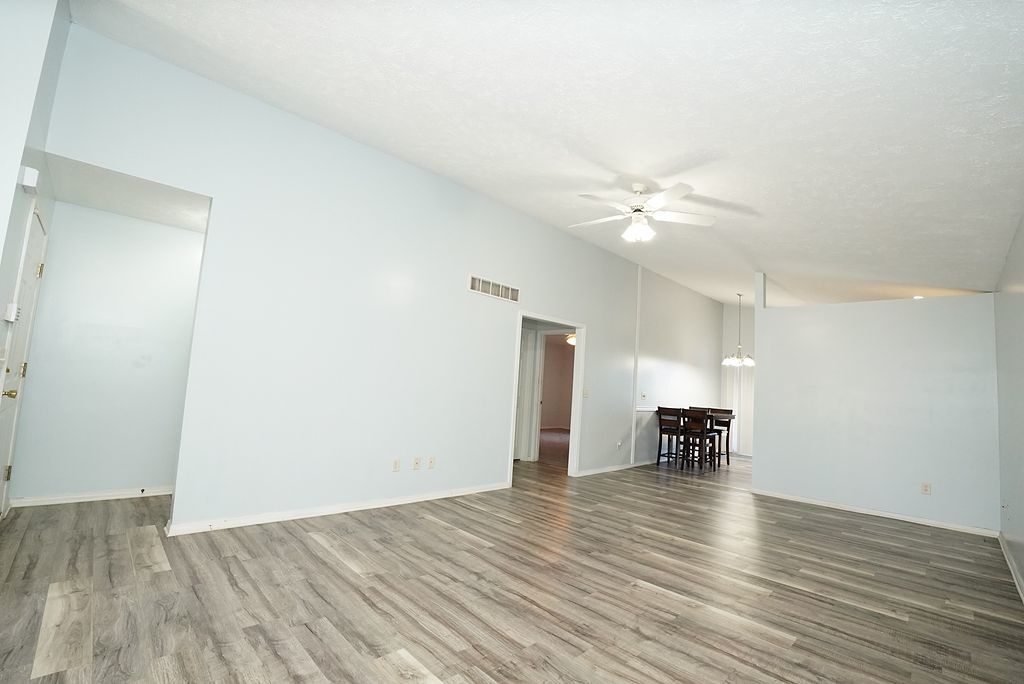 1124 Rader Run Bloomington, IL 61704 - Photo 5 of 48 Gallery Image 5