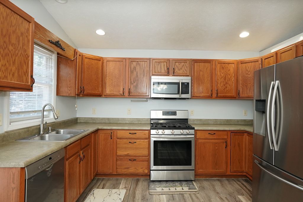 1124 Rader Run Bloomington, IL 61704 - Photo 8 of 48 Gallery Image 8
