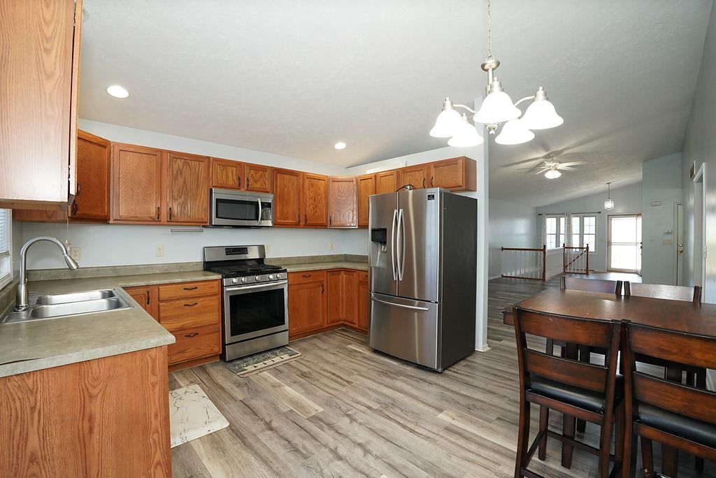 1124 Rader Run Bloomington, IL 61704 - Photo 9 of 48 Gallery Image 9