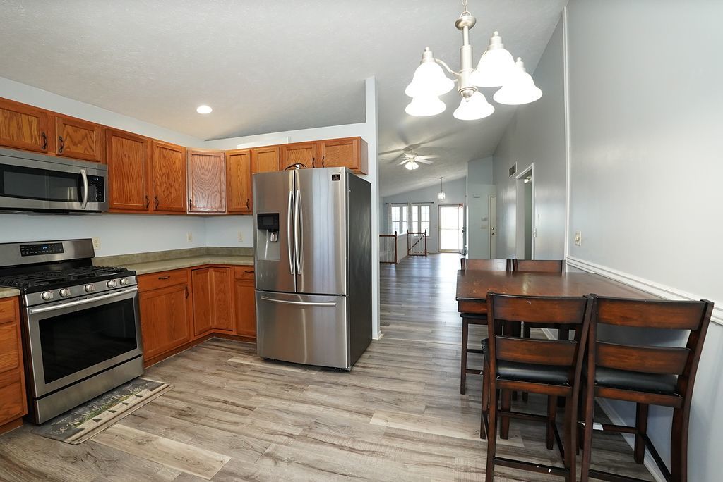 1124 Rader Run Bloomington, IL 61704 - Photo 10 of 48 Gallery Image 10