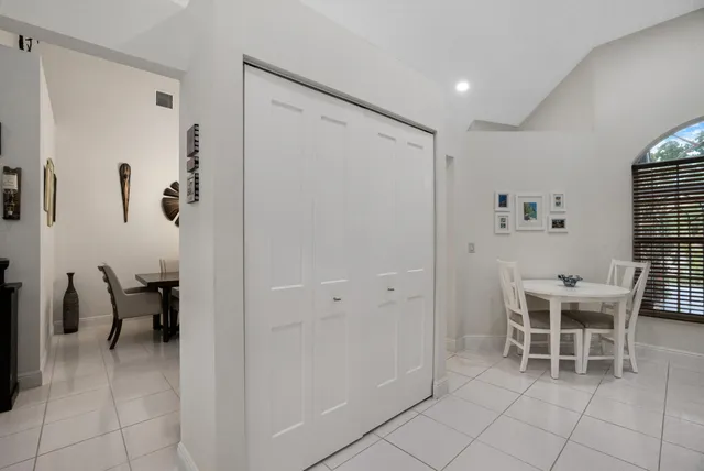 a view of a livingroom with furniture