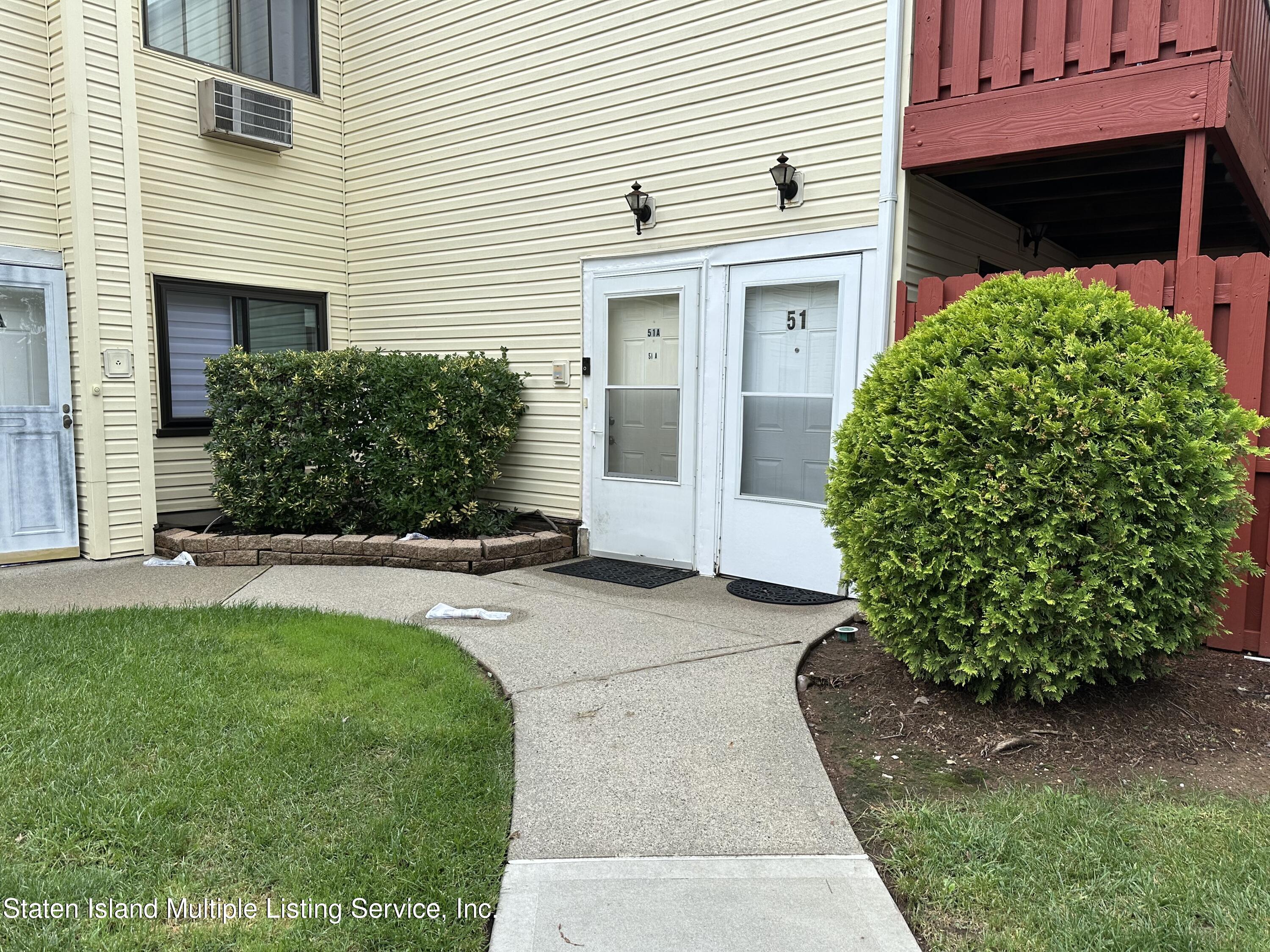 51 Stack Drive, Unit A Staten Island, NY 10312 - Photo 3 of 12 IMG_8279