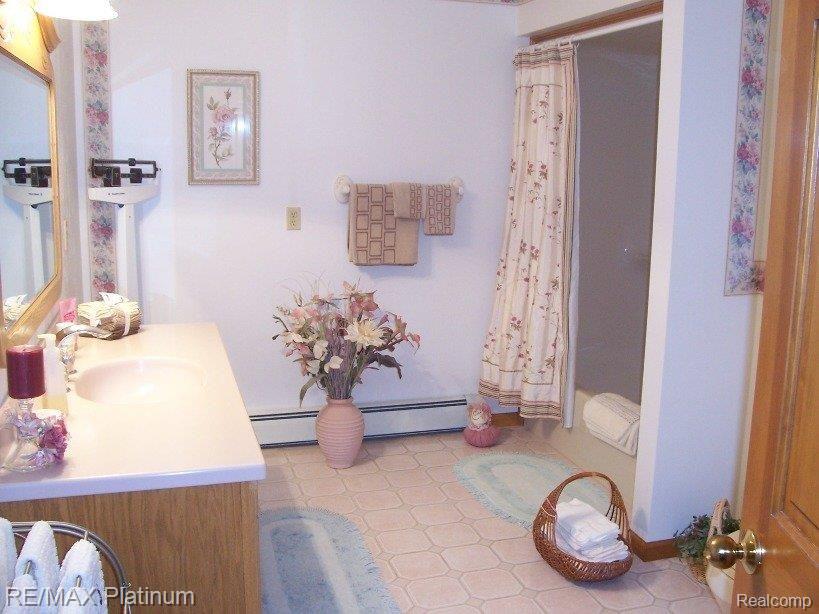 8208 Carpenter Road Ypsilanti, MI 48197 - Photo 22 of 25 CARPENTER BATH.jpg