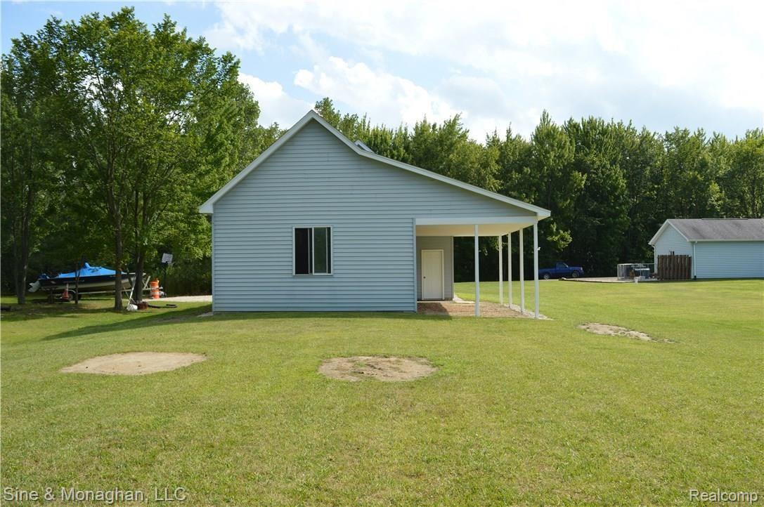 7710 Springborn Road Casco, MI 48064 - Photo 5 of 41 021.JPG