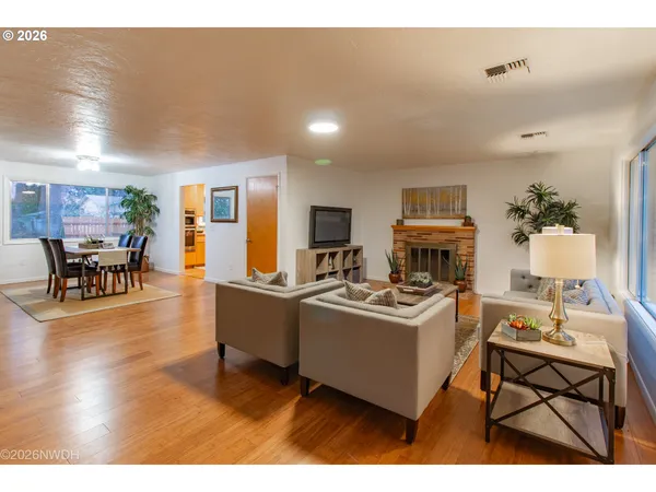 $599,900 | 144 Briarcliff Drive, Eugene, OR 97404