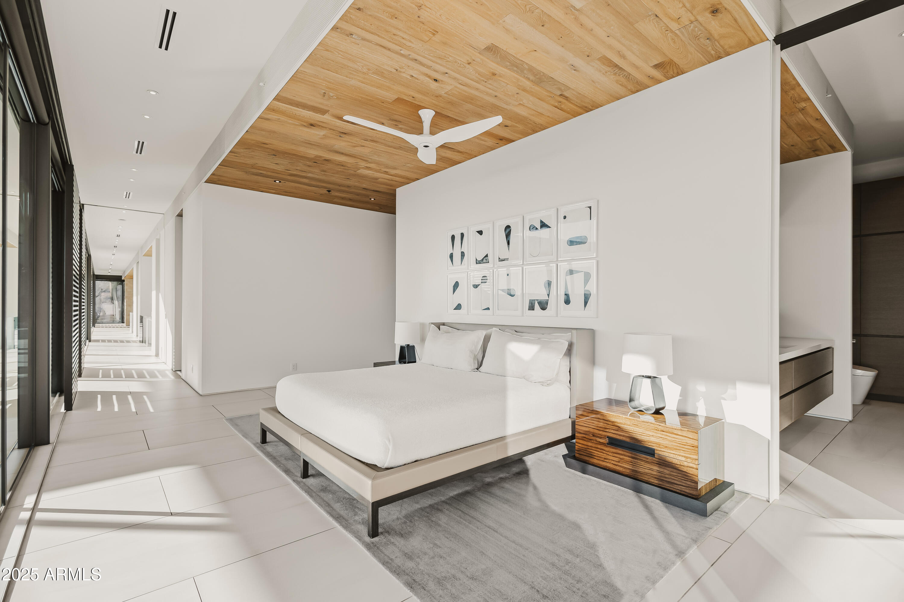 4301 East Upper Ridge Way Paradise Valley, AZ 85253 - Photo 19 of 53 a bedroom with a bed and a night stand