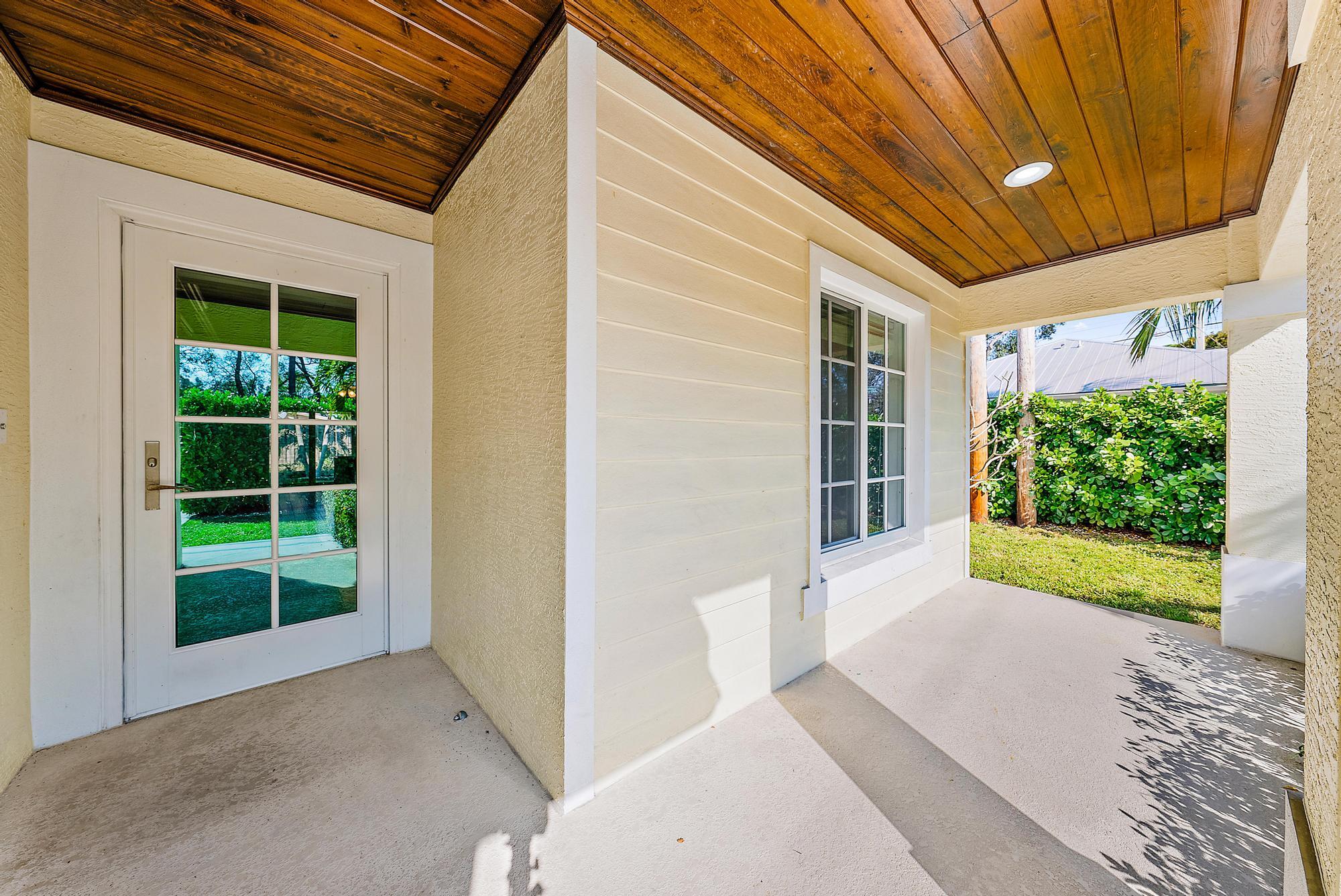 5791 Roebuck Road Jupiter, FL 33458 - Photo 4 of 23 Entry