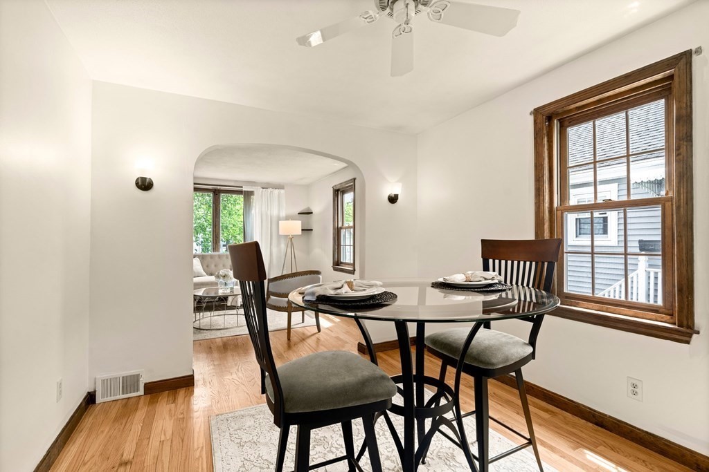 92 Derby Road Melrose, MA 02176 - Photo 5 of 27 Gallery Image 5