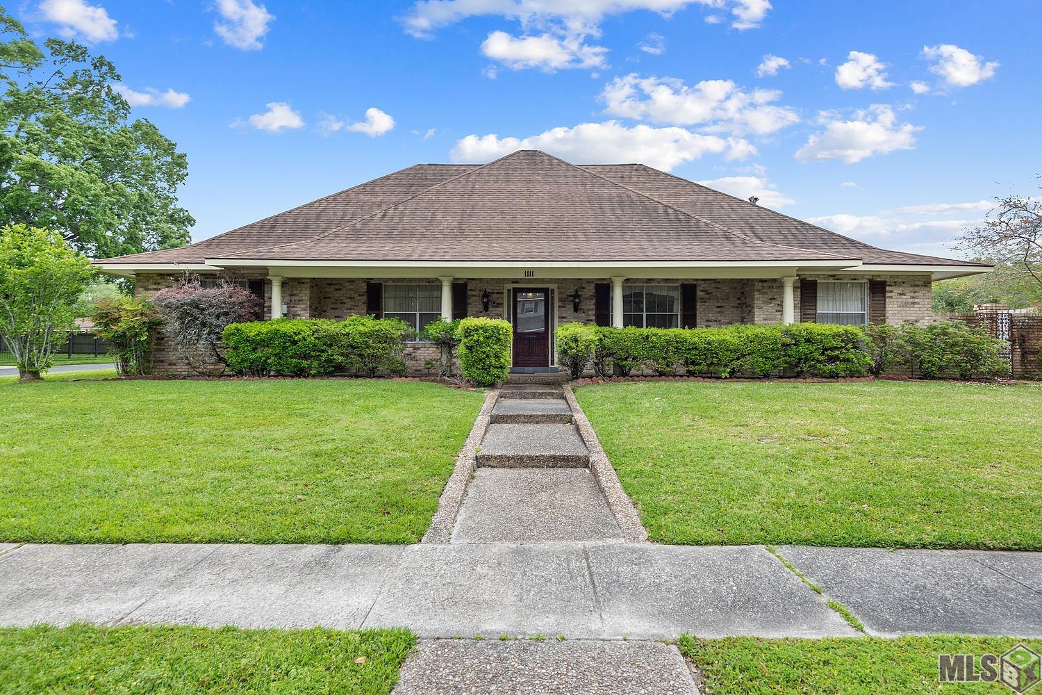 1111 Colonial Drive Baton Rouge, LA 70806 - Photo 1 of 12 Situated on Beautiful Corner Lot