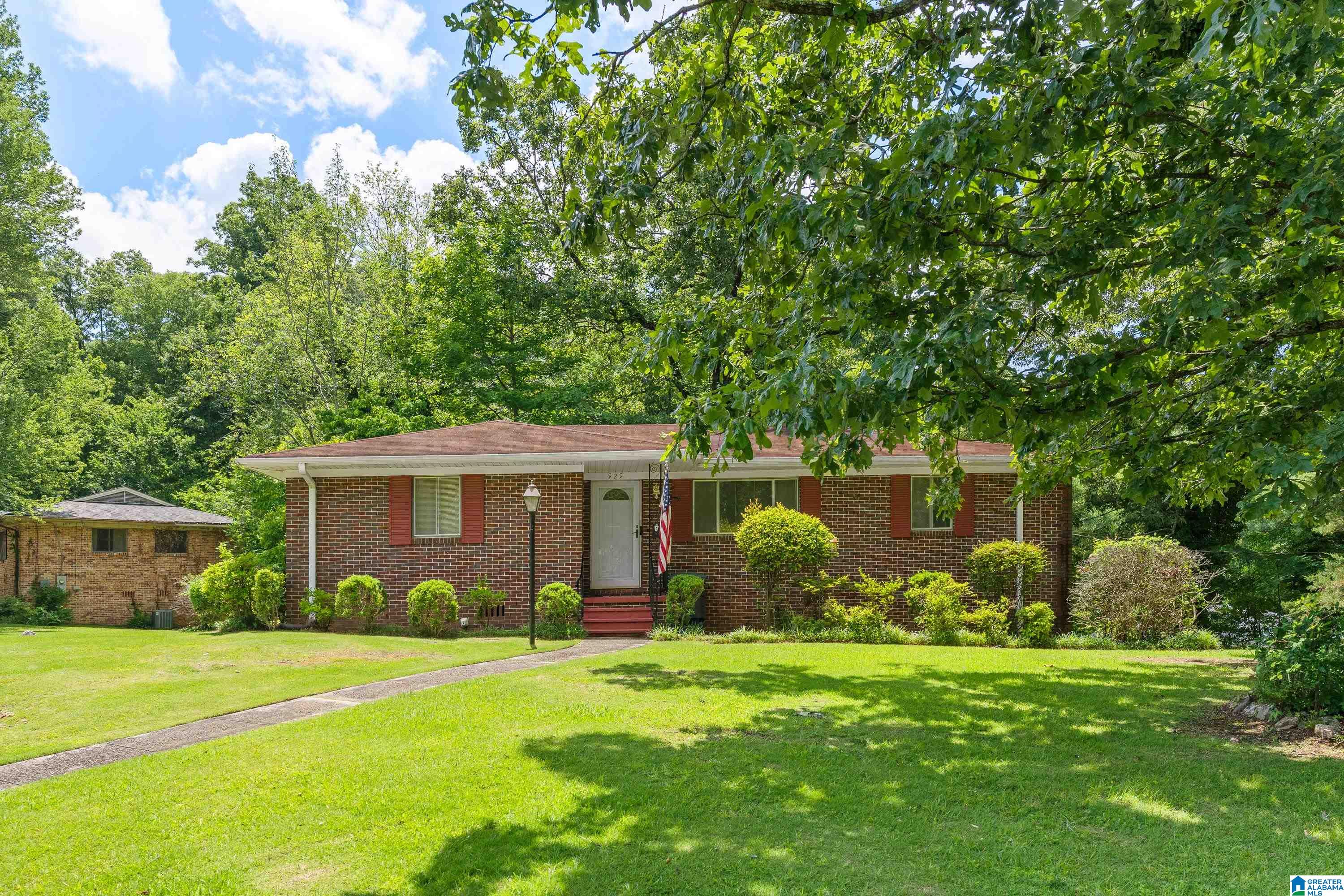 929 Barnisdale Road Birmingham, AL 35235 - Photo 2 of 29