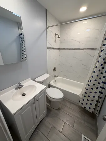 $179,900 | 2051 217th Street, Sauk Village, IL 60411