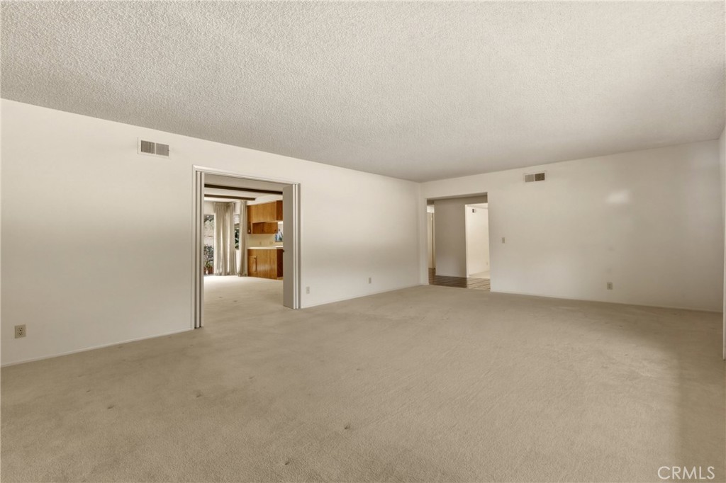 1716 Greenbriar Road Glendale, CA 91207 - Photo 9 of 31 Living Room