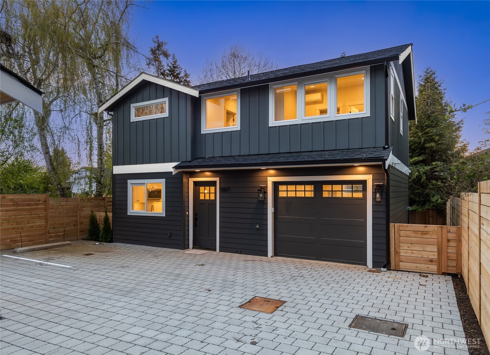 8817 Densmore Avenue North Seattle, WA 98103 - Photo 24 of 26