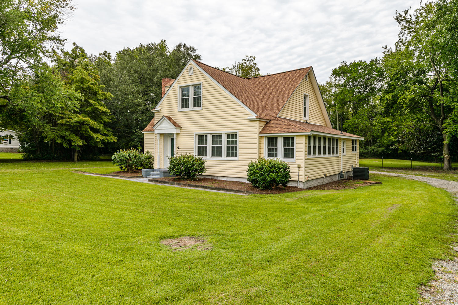 10202 Aberdeen Road Aberdeen, NC 28315 - Photo 2 of 19 10202aberdeen-24