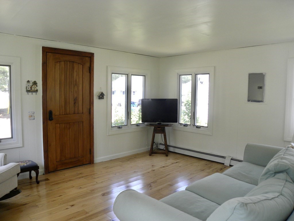 3 Sippican Road Wareham, MA 02571 - Photo 9 of 39 Gallery Image 9