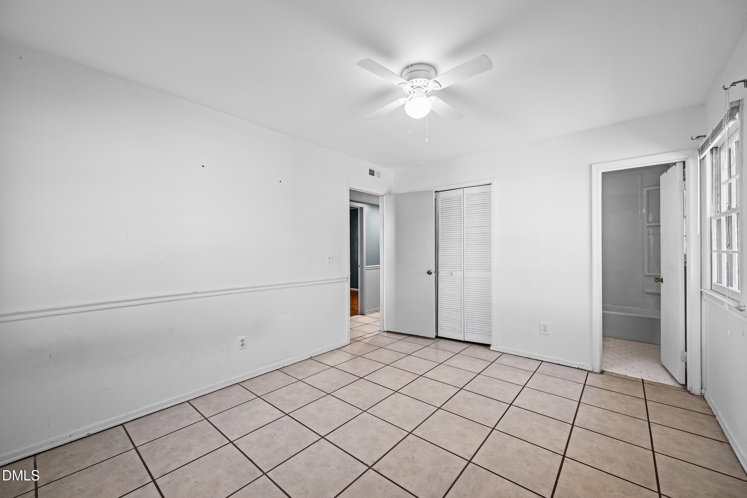 2340 Buckingham Road Burlington, NC 27217 - Photo 14 of 21 14 -2340 buckingham rd, interior, primar