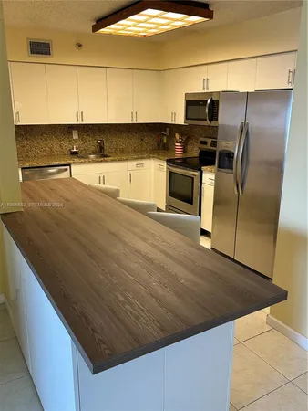 $3,500 | 3530 Mystic Pointe Drive, Unit 2607, Aventura, FL 33180