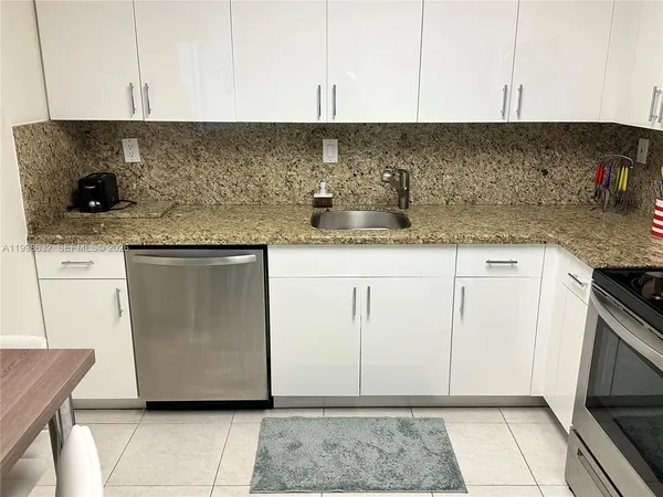$3,500 | 3530 Mystic Pointe Drive, Unit 2607, Aventura, FL 33180