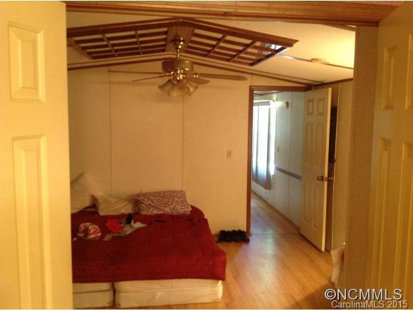 201 Jordan Road Swannanoa, NC 28778 - Photo 5 of 8 Gallery Image 5