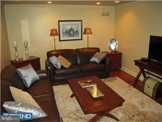 109 Ridgeview Lane Doylestown, PA 18901 - Photo 9 of 12 Living Room