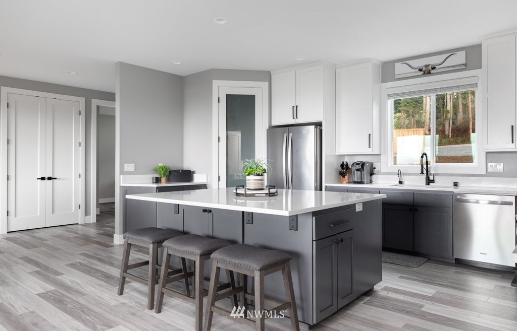 1629 Silver Lake Road Oak Harbor, WA 98277 - Photo 12 of 40 Gallery Image 12